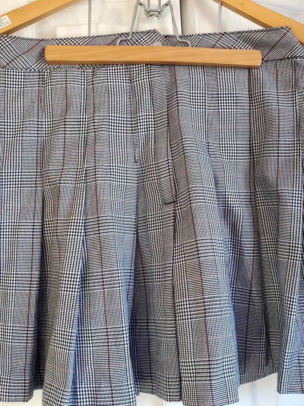 H&M Divided Plaid Pleated Skirt – Black White – Size 8 / EUR 40 - Picture 7 of 11